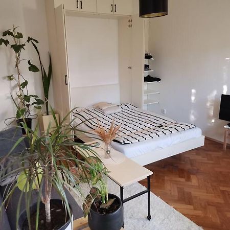 Cozy Studio In The City Centre Near Train Station Bratislava Eksteriør billede